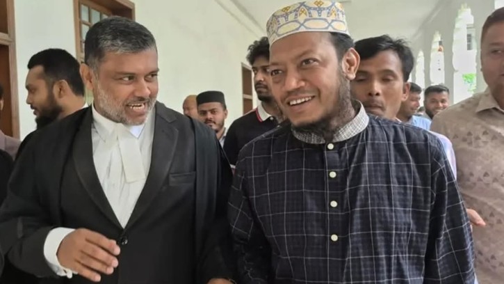 মানহানি মামলায় আগাম জামিন পেলেন আমির হামজা 