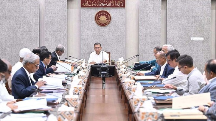 জ্বালানি সংকট নিরসনে নতুন সিদ্ধান্ত: অফিস-ব্যাংকের সময় কমলো, শপিংমল বন্ধ সন্ধ্যা ৬টায়