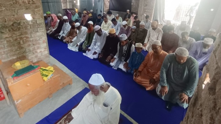 সৌদির সঙ্গে মিল রেখে সাতক্ষীরার ২০ গ্রামের ঈদ উদযাপন