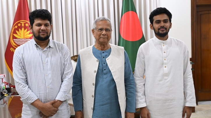 অল্প সময়ে তোমরা জাতিকে যা দিয়েছ, তা জাতি কখনো ভুলবে না: আসিফ-মাহফুজকে প্রধান উপদেষ্টা