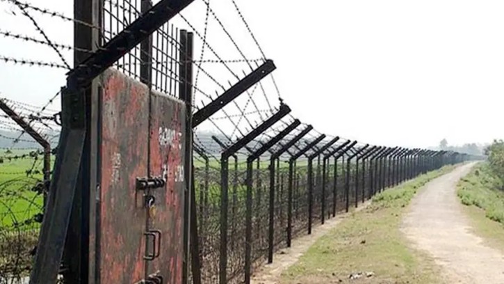 সাতক্ষীরা সীমান্তে বিএসএফের গুলিতে ২ বাংলাদেশি আহত
