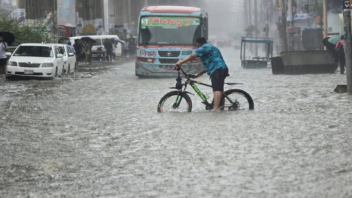 অতি ভারী বর্ষণের পূর্বাভাস: আগামী ৫ দিন কেমন থাকবে আবহাওয়া?