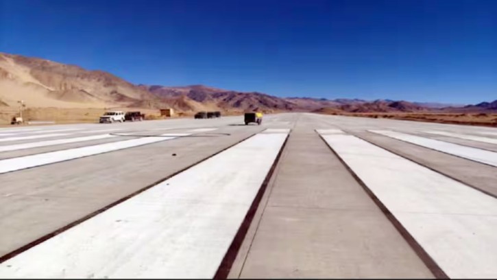 চীন সীমান্তের কাছে নতুন বিমানঘাঁটি করছে ভারত