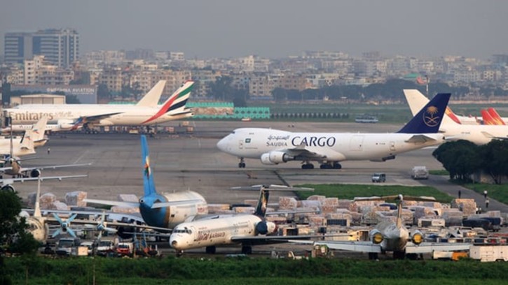 এয়ারলাইন্সগুলোর জন্য সুখবর : সারচার্জ কমে ৭২ থেকে ১৪ শতাংশে