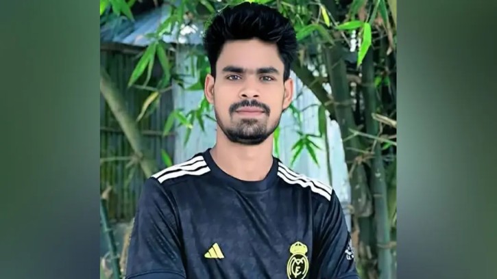 স্বরাষ্ট্রমন্ত্রীর শাড়ি পরা ছবি দিয়ে ফেসবুকে স্ট্যাটাস, যুবক আটক