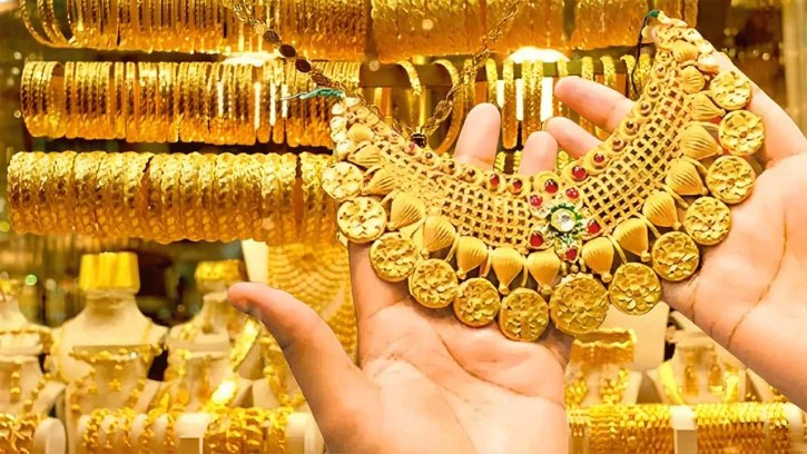 দেশে স্বর্ণের দামে বড় পতন, ভরিতে কত কমলো?