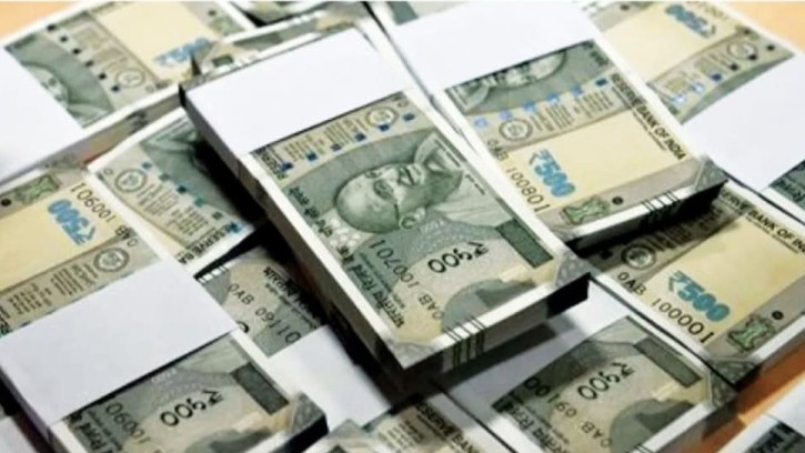 ভারতীয় রুপির বড় ধস: ডলারের বিপরীতে রেকর্ড পতন