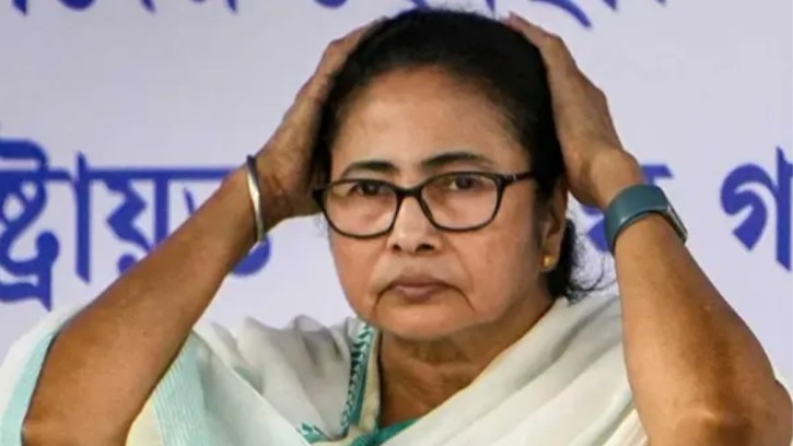 পশ্চিমবঙ্গে মমতাও হারের পথে 