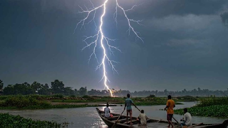 পাবনায় বজ্রপাতে ৬ জনের মৃত্যু