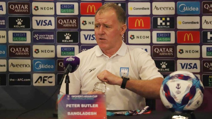 উজবেকিস্তানের কাছে হেরে কোচের দায়িত্ব ছাড়ার ইঙ্গিত বাটলারের