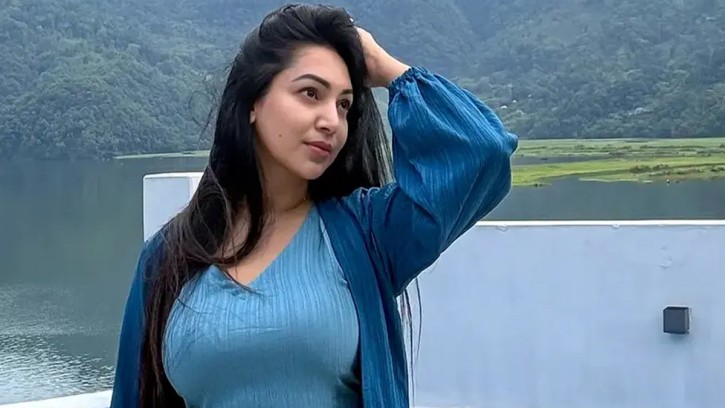 ফেসবুক পোস্টে প্রভা: ভালোবাসার দামে নিজের শান্তি খোয়ানো ঠিক নয়