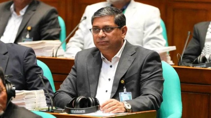 লন্ডনে তারেক রহমানকে ট্রফি দিয়ে ভোটের তারিখ নিয়ে আসেন ড. ইউনূস