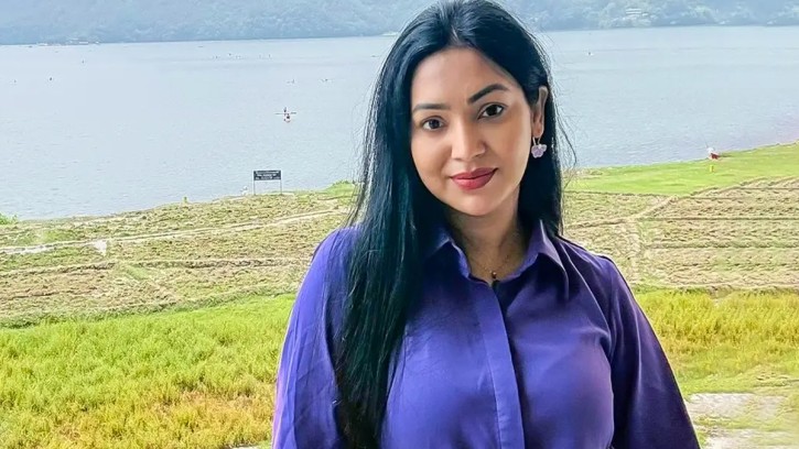 পোস্টারে ব্যক্তিগত ছবি, প্রভার ক্ষোভ, অতঃপর পরিবর্তন