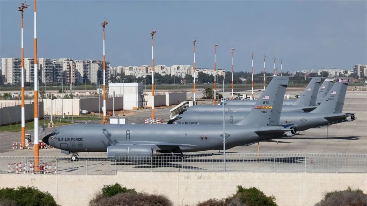 ইরাকে যুক্তরাষ্ট্রের রিফুয়েলিং বিমান বিধ্বস্ত : ঘরে-বাইরে চাপে ট্রাম্প