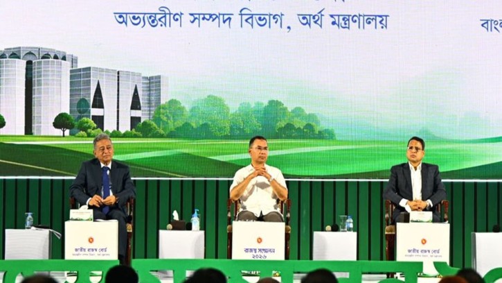 সবাইকে নিয়ে সামনে এগিয়ে যেতে চাই : প্রধানমন্ত্রী