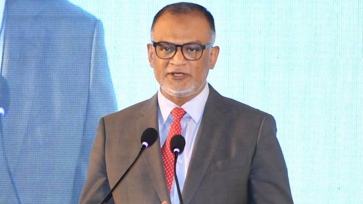 আগুনে ক্ষতির হিসাব চলছে, বিকেলে বৈঠক ডেকেছে মন্ত্রণালয়: বাণিজ্য উপদেষ্টা